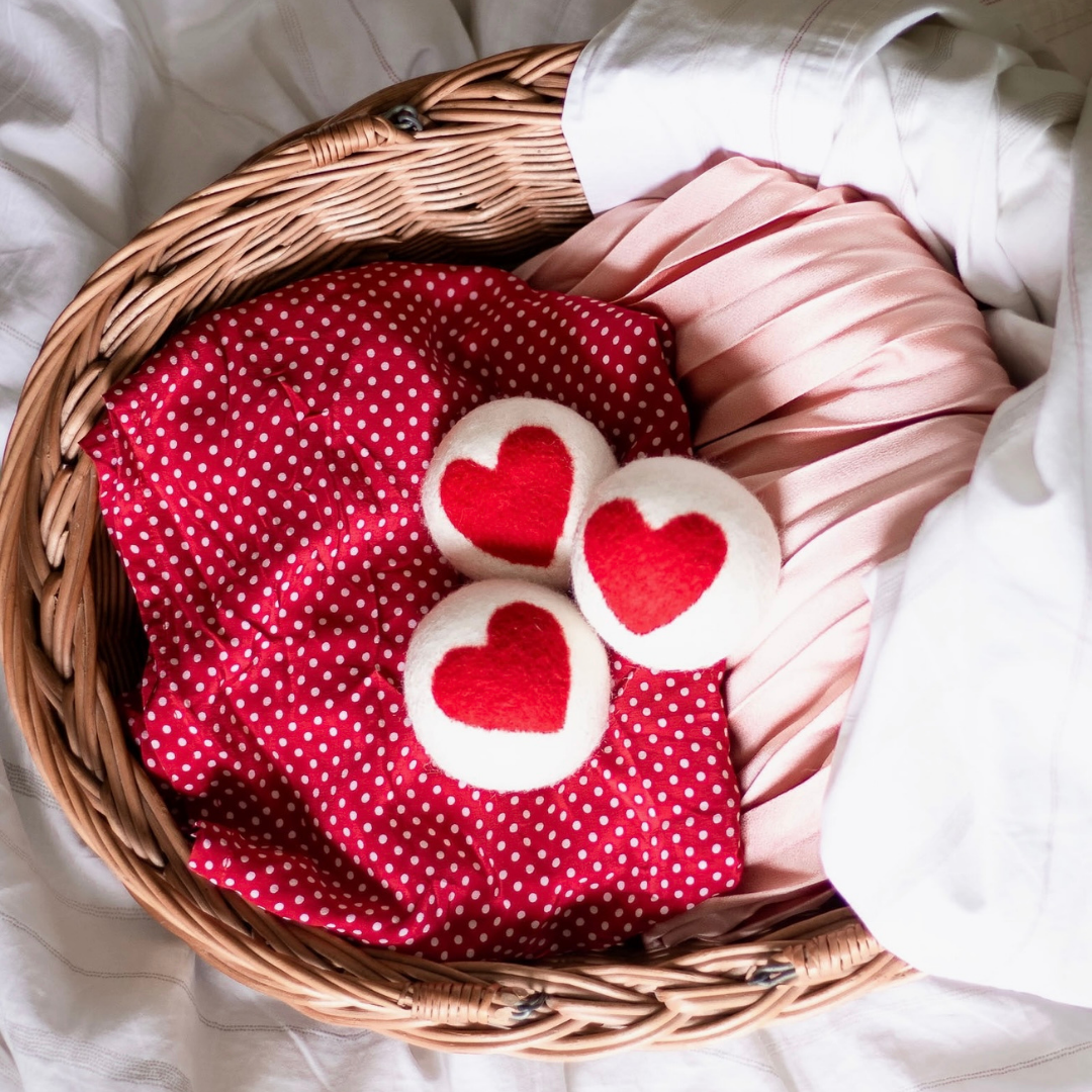 Friendsheep Organic Wool Heart Dog Ball