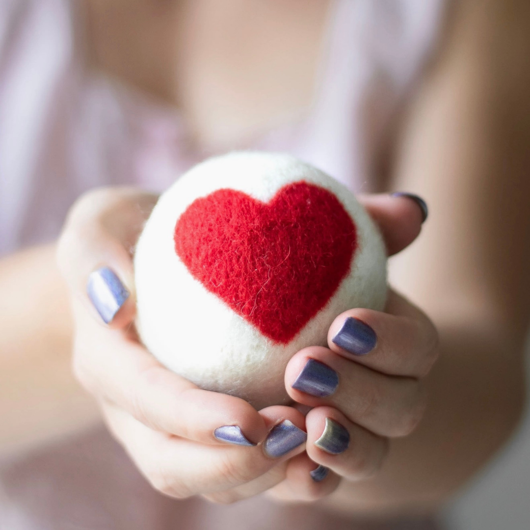 Friendsheep Organic Wool Heart Dog Ball