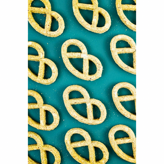 Winnie Lou Greens & Cheddar Pretzels